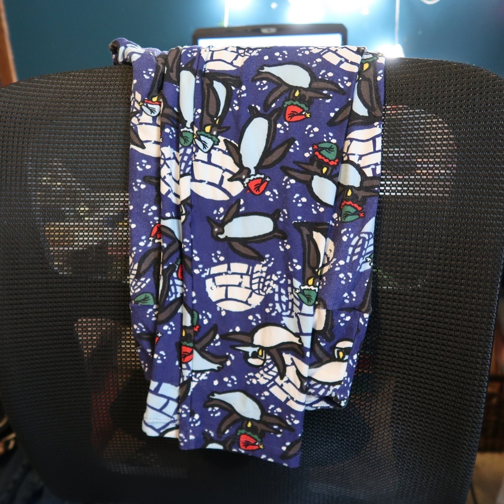 LuLaRoe TC2 Penguin Leggings